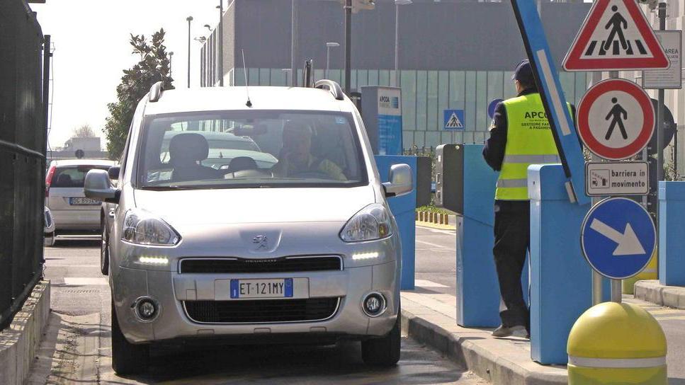 Parcheggio all’ospedale, il Comune di Pistoia alza la voce