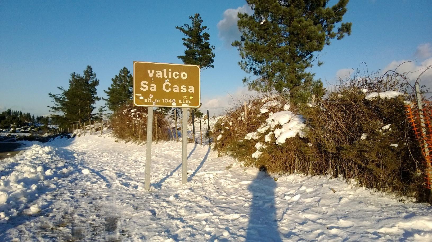 Capodanno con la neve dal Gennargentu a Dorgali (foto Giovanni Melis)