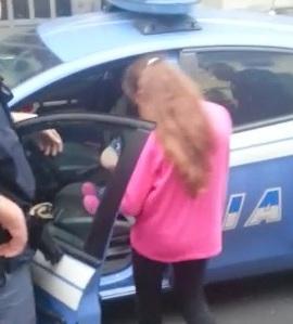 Un peluche in regalo alla ragazzina derubata alla vigilia di Natale