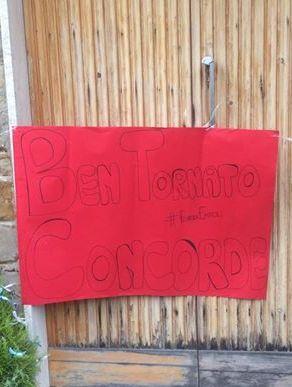 I tifosi lo accolgono con un cartellone alla porta di casa: «Bentornato Concorde»