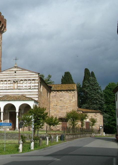 Un nuovo marciapiede in via di Tiglio a Pieve San Paolo