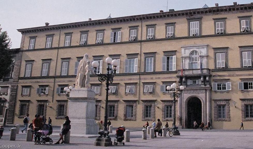 Cinque milioni per pagare le ditte 