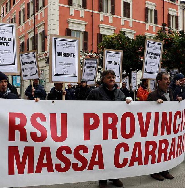  Il corteo degli “inutili”: la Provincia ancora in piazza 
