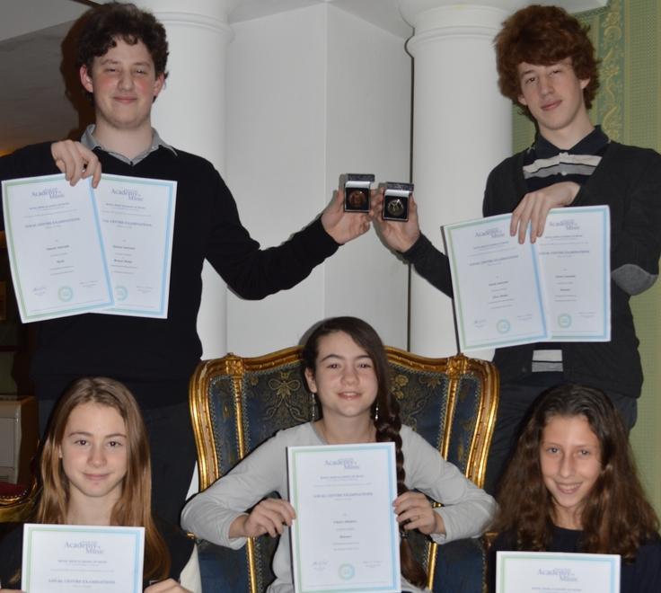 Gli allievi di Magdalena Holt superano gli esami in Irlanda