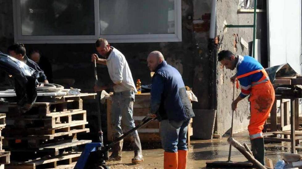 Il sindaco Zubbani: «Le banche sospendano le rate dei mutui»