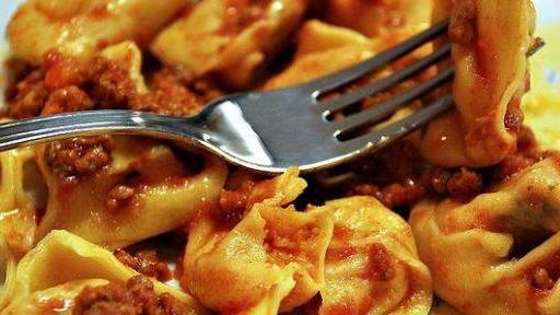 «Sto male, sono incinta». E non paga