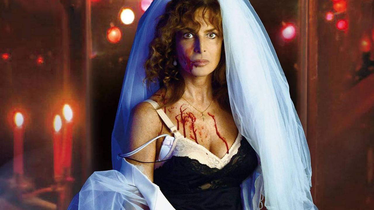 Giuliana De Sio nel ruolo di Adriana