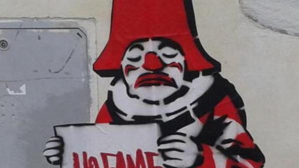 Burlamacco commissariato con pochi soldi in tasca