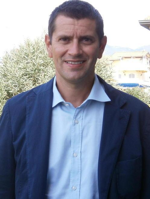 Balneari contro M5S: tre spiagge libere, uno slogan elettorale 