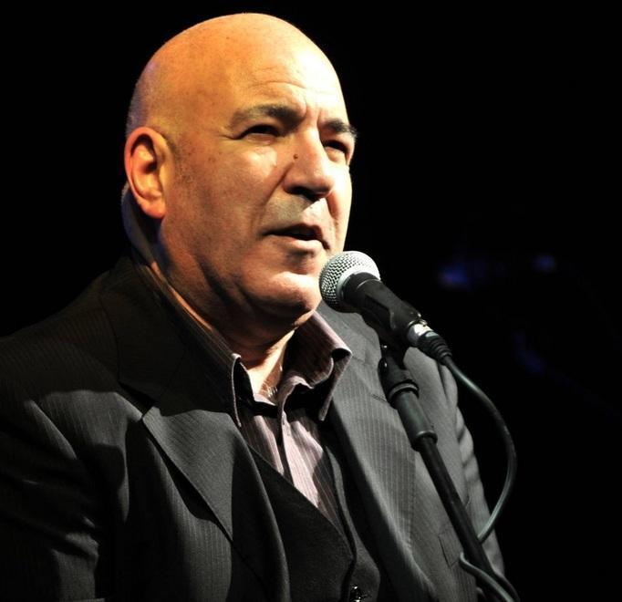 Paolo Zicconi canta la canzone-poesia 