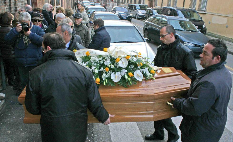 Carife, ieri i funerali dell’ex direttore