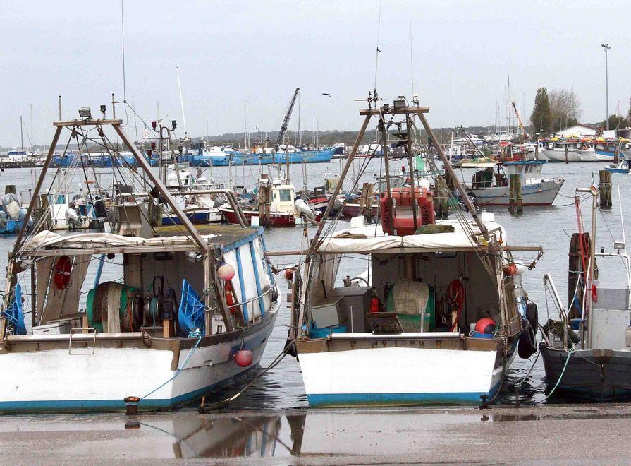 Un pescatore di Goro salvato dal monossido 