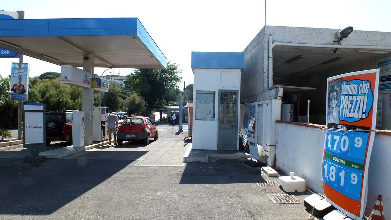 Occhio ai prezzi del carburante, scegliendo bene è possibile risparmiare