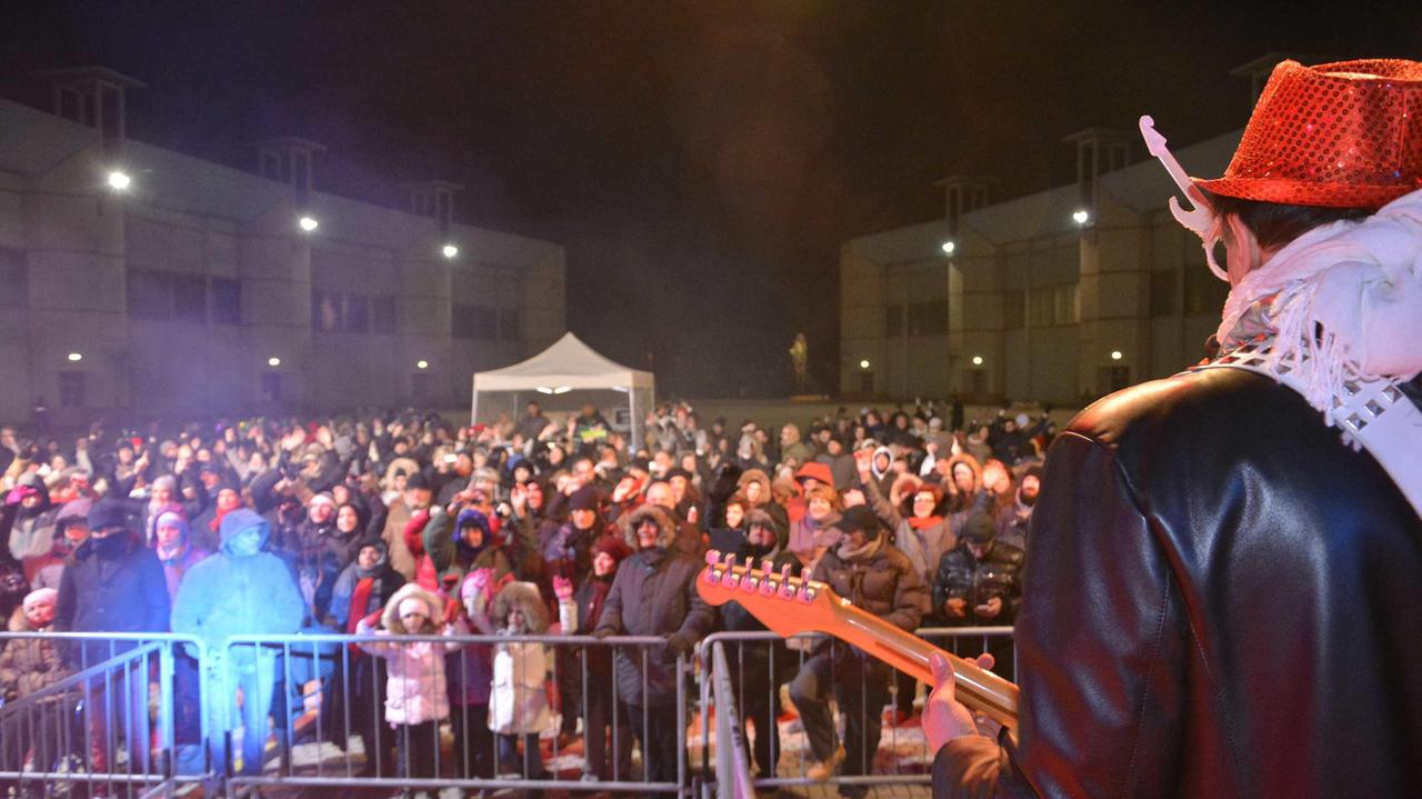 La festa alla Cittadella del Carnevale per l'arrivo del 2015 (foto Ciurca/Paglianti)