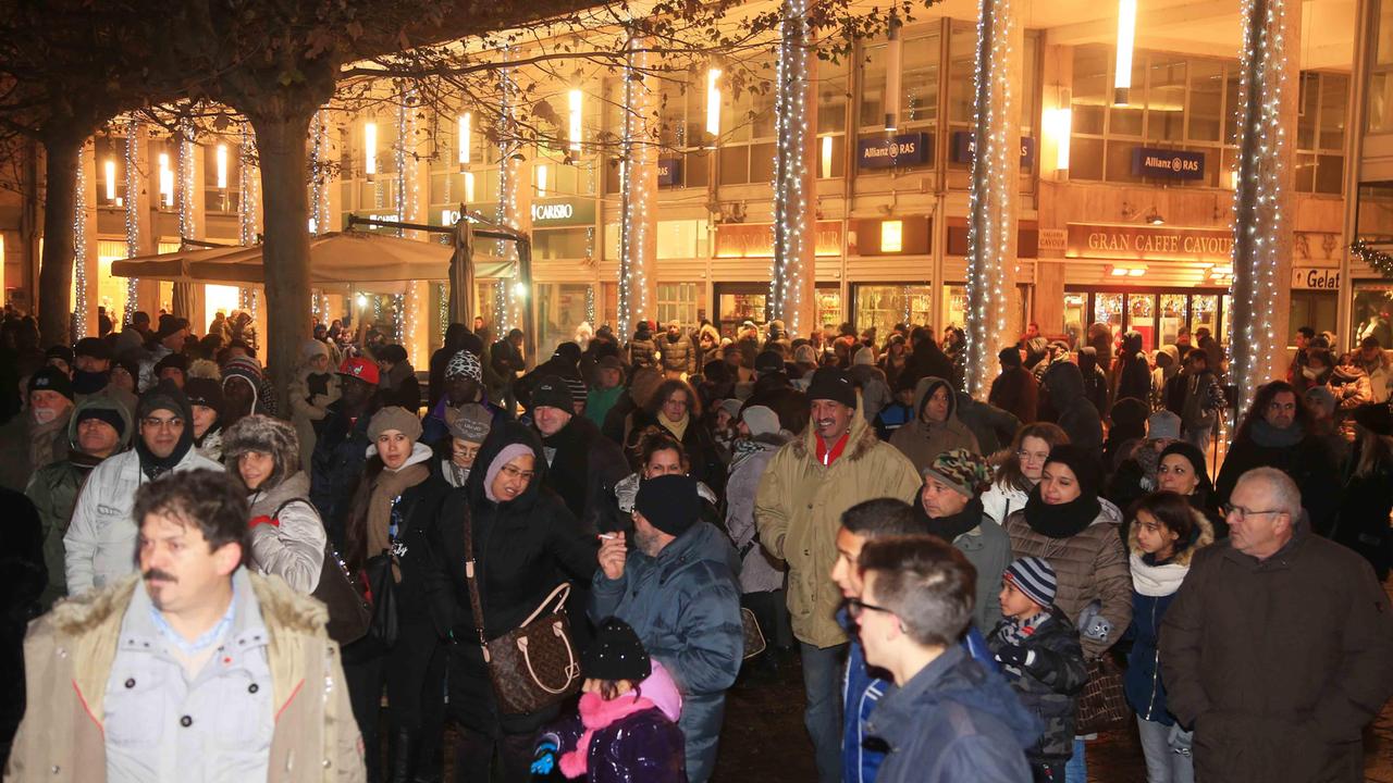 Fuochi d'artificio in piazza, così i reggiani sono tornati a far festa in centro
