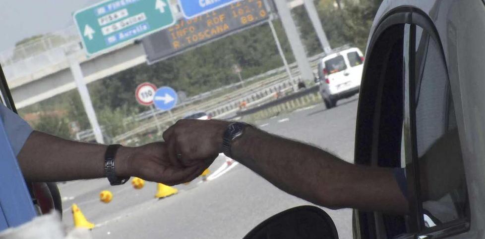 2015, l’anno dei rincari per pedaggio e bollette 