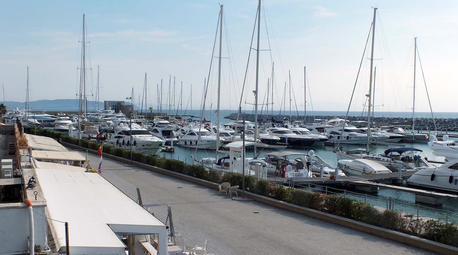 Il porto di San Vincenzo