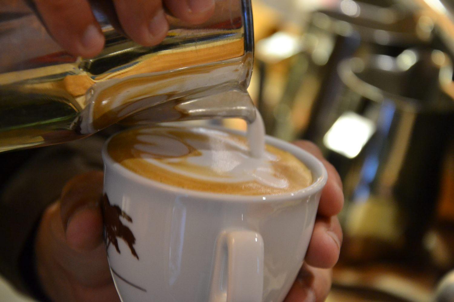 Barista ruba 500 euro a una anziana cliente