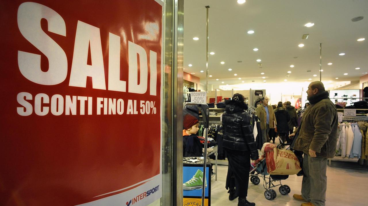 Saldi a Grosseto (foto Agenzia Bf)