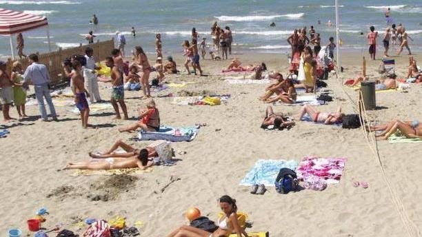 Una cittadella dello sport sulla spiaggia libera di Lido