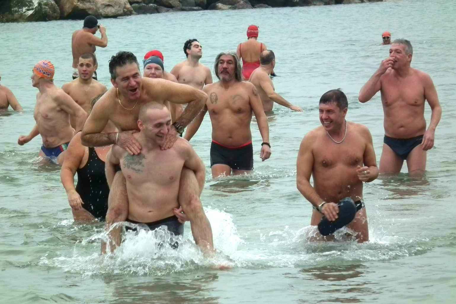 Una precedente edizione del tuffo di Befana