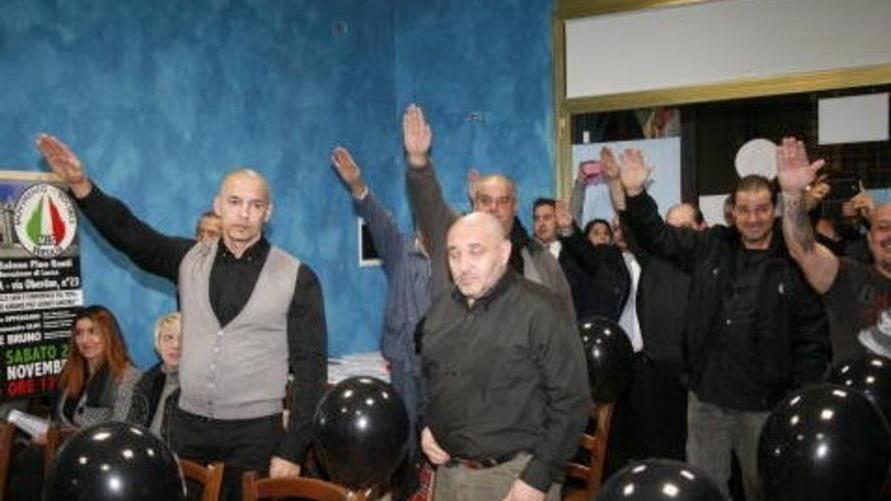 Inchiesta sugli inni al duce