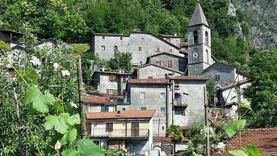 Befana e Re Magi arrivano nelle grotte di Equi Terme