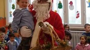 Babbi Natale, doni per i bimbi degli asili