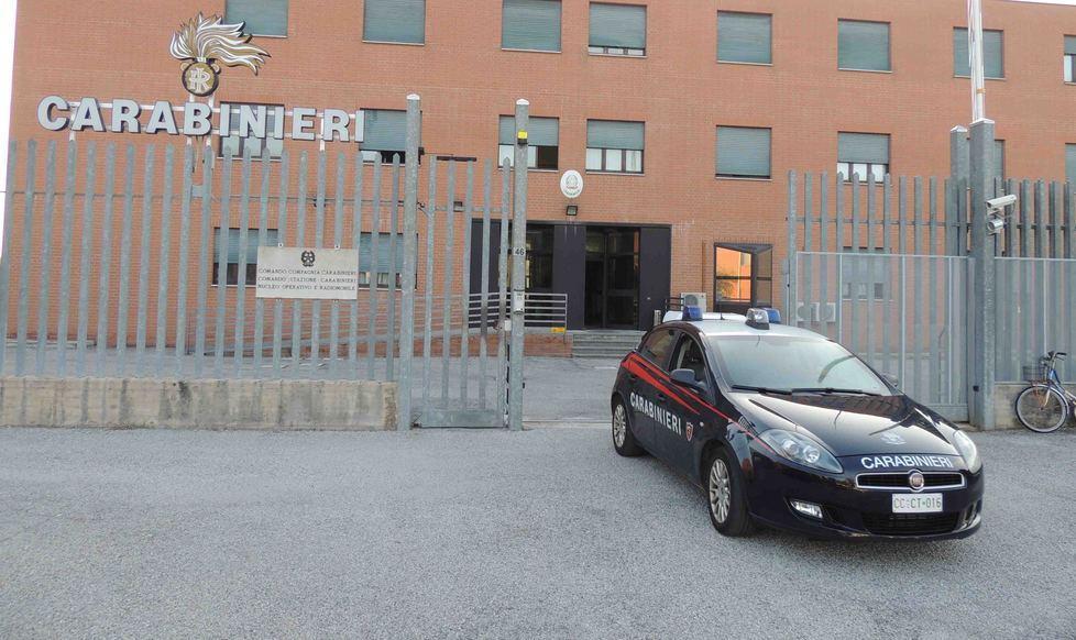 Non si ferma all’alt dei carabinieri