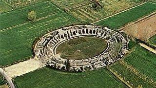 Luni, l'anfiteatro