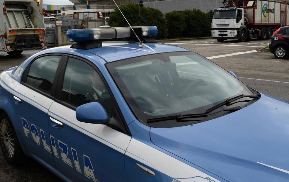 Rubano un’auto e la riportano il giorno dopo 