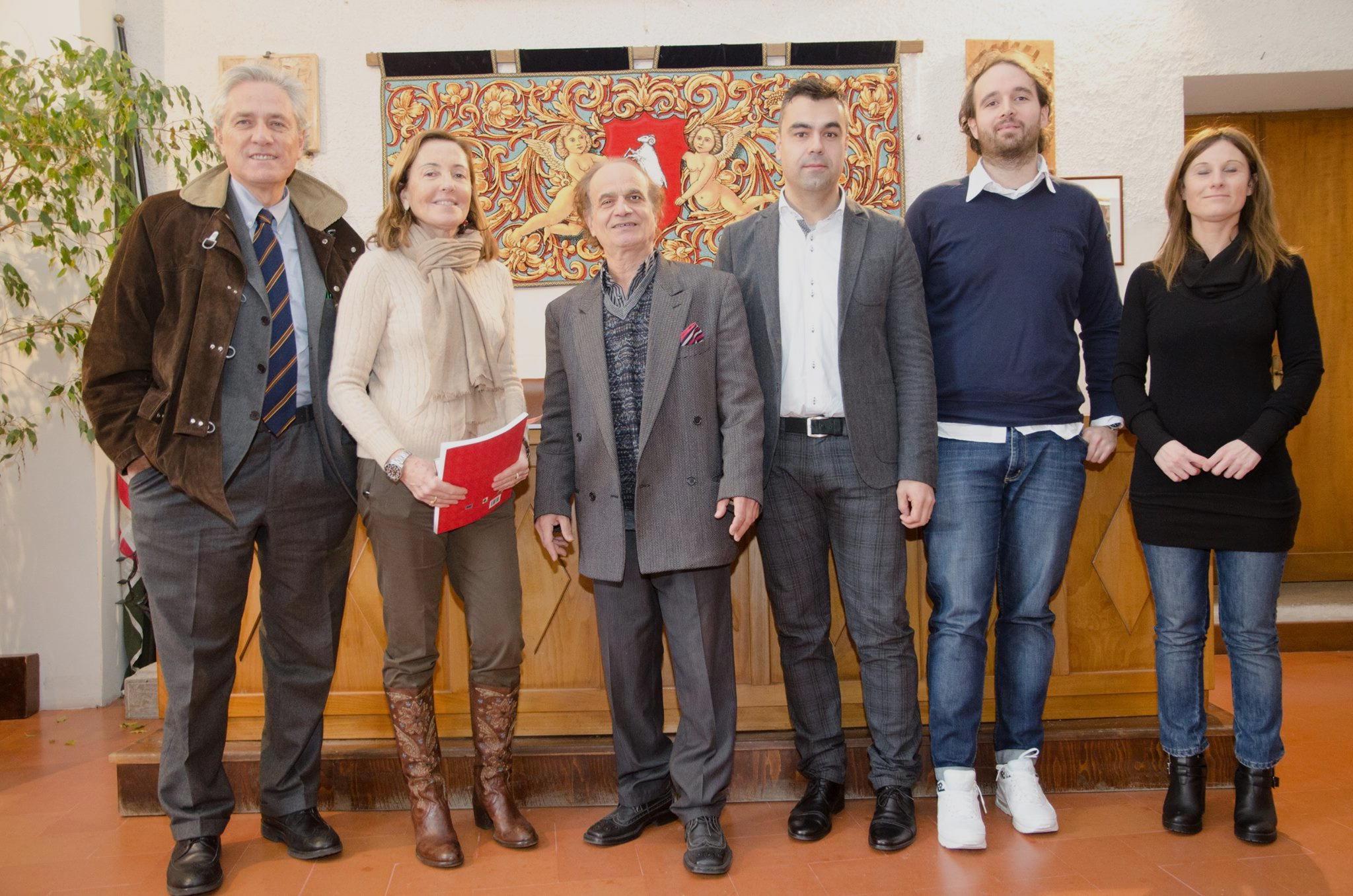 Un momento della presentazione del catalogo (il curatore Sazesh terzo da sinistra a fianco di Barbara Palombelli)