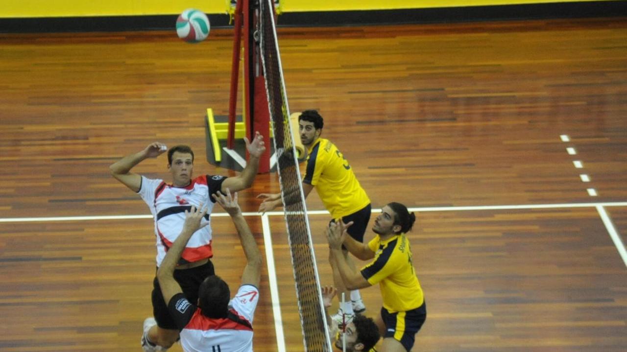 Pallavolo: un'azione di gioco