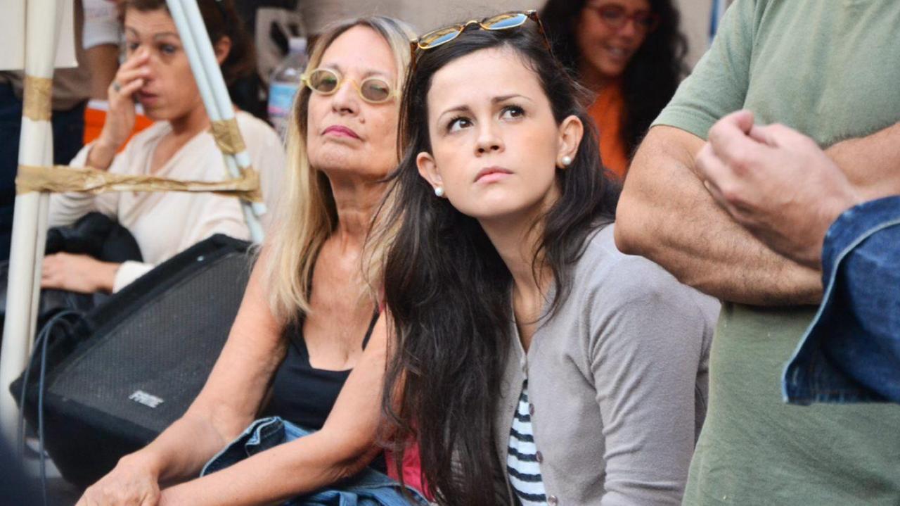 Daria Faggi (Unione Inquilini) e l’assessore al sociale del Comune, Ina Dhimgjini (Silvestri Pentafoto)