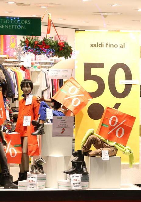 Saldi in anticipo ma i commercianti storcono la bocca 