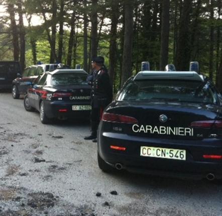 Si perde, lo salvano i carabinieri 