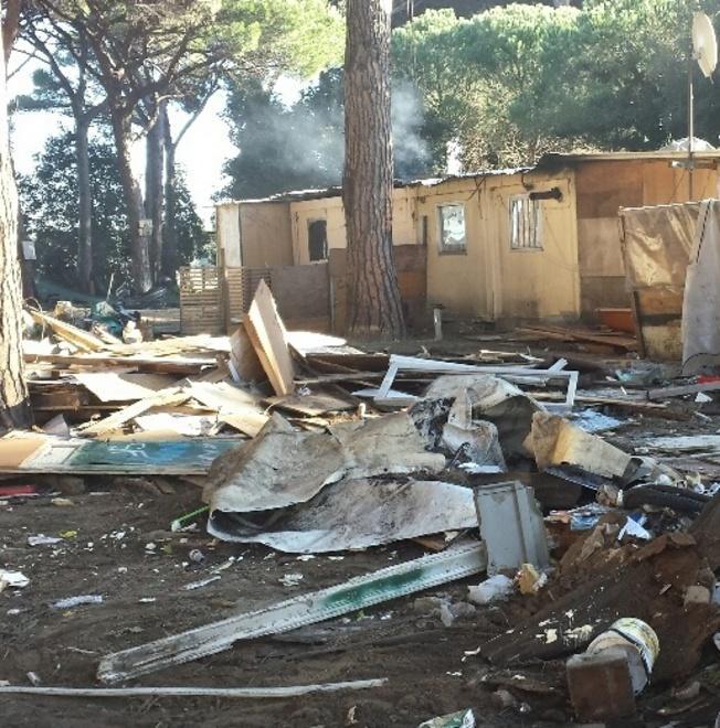 Abbattute altre baracche alla Bigattiera