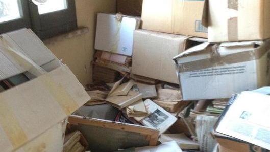 Libri tenuti come carta straccia