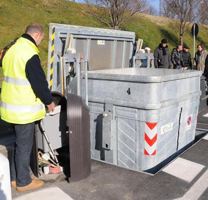 Rifiuti, entro l’anno il “porta a porta” in ogni frazione
