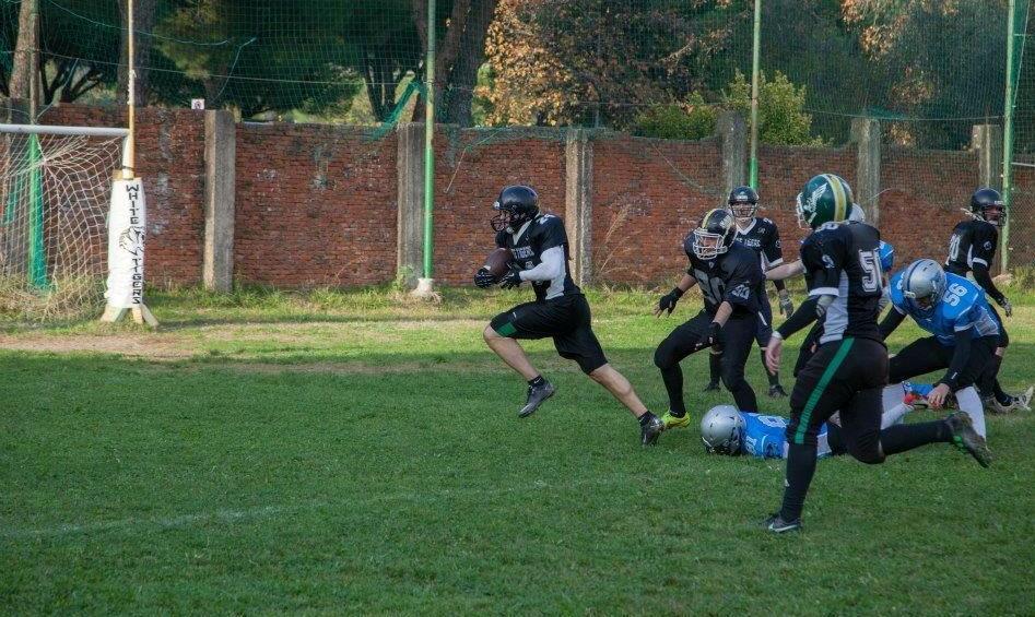 American football, volano alti i White Tigers Massa