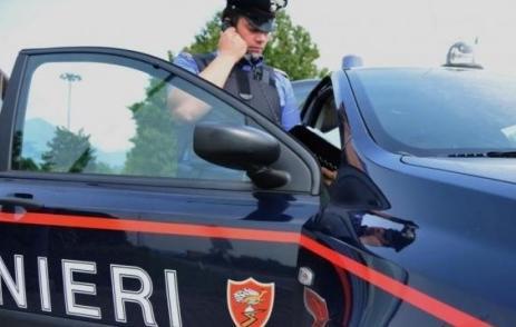 Ruba in un appartamento e finisce in cella 