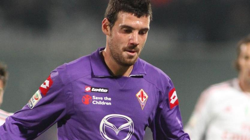 In mezzo al campo piace il viola Lazzari