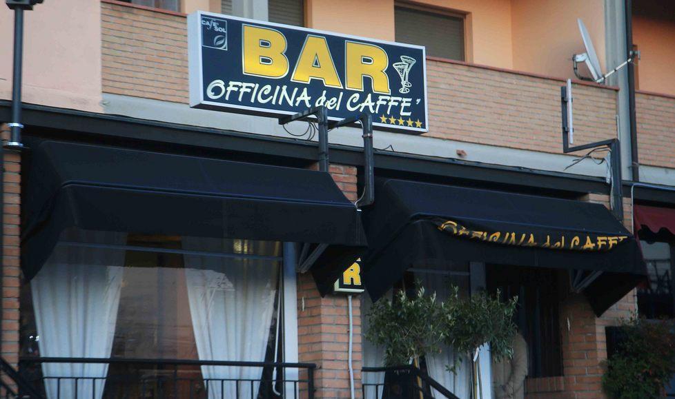 Le svaligiano i bar sette volte in tre mesi 