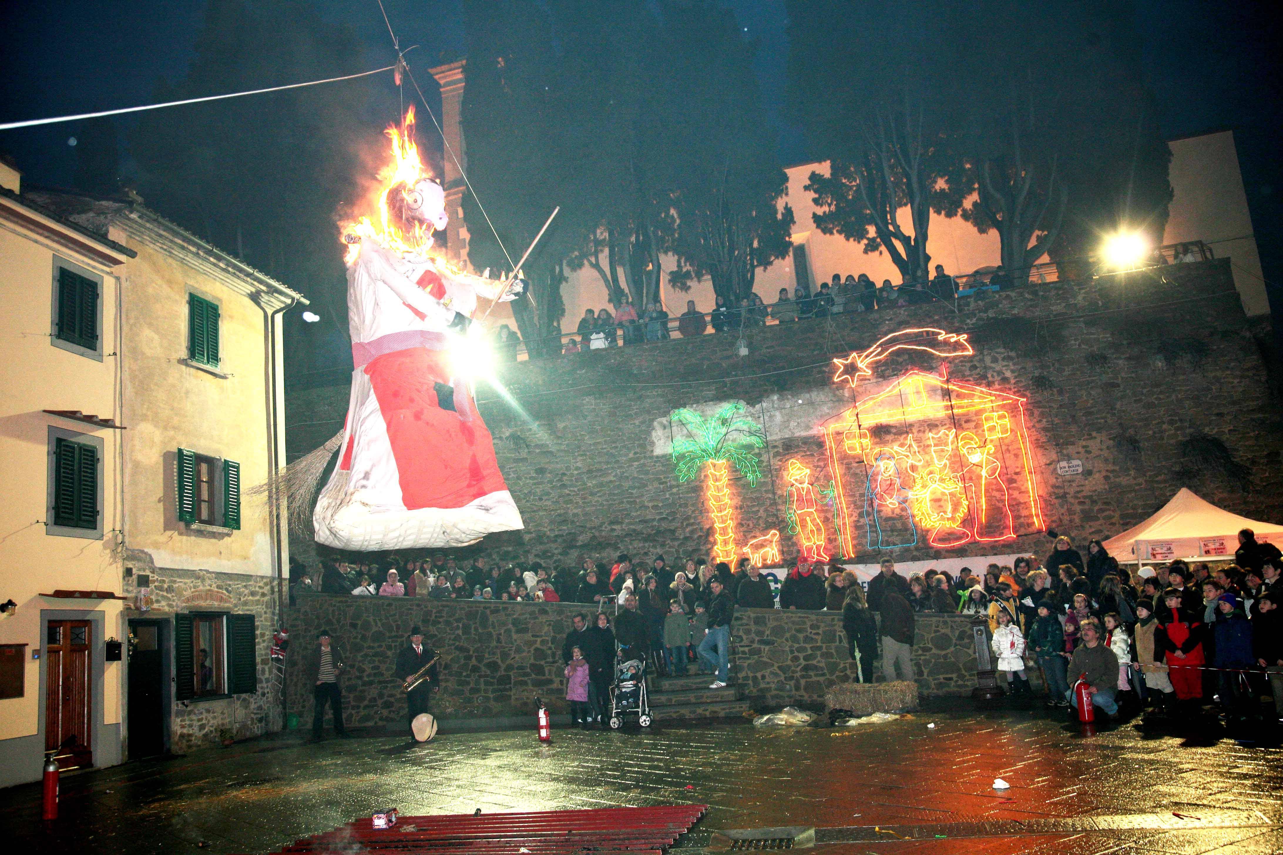 La Befana di Vitolini (foto d'archivio)