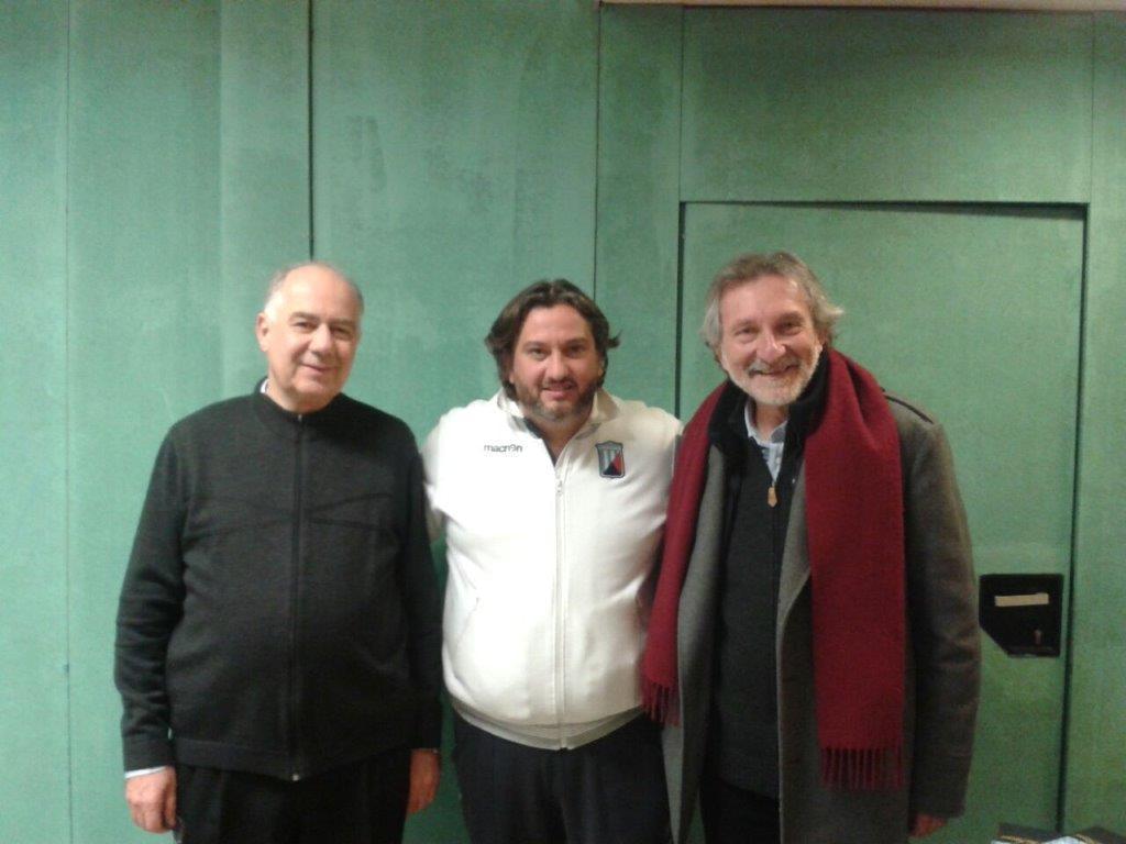 Il sindaco Bellandi (a destra) intervenuto alla festa del Montecatinimurialdo