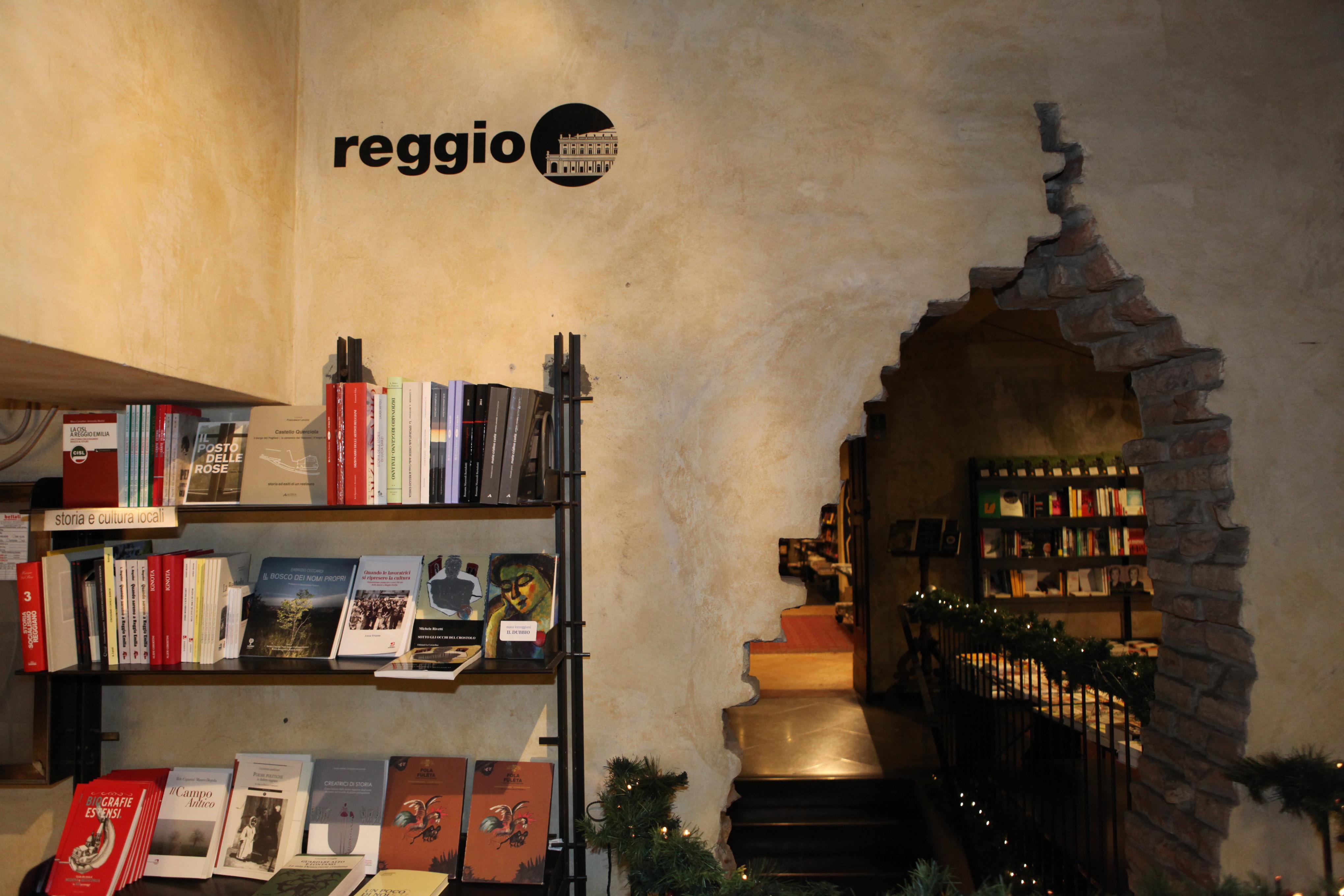 Dialetto reggiano, in libreria i volumi vanno a ruba