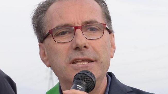 Appello del sindaco Mazzanti Comprate nei negozi cittadini