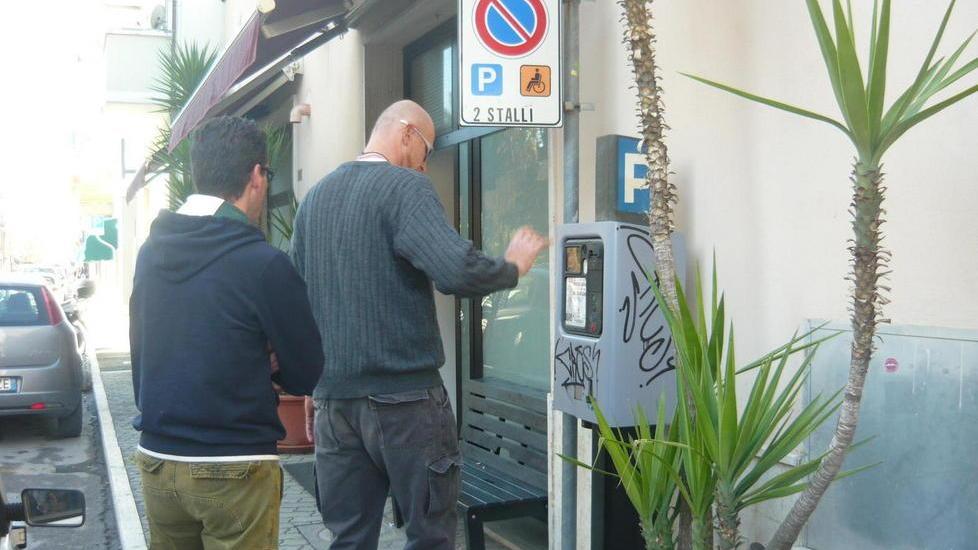 Parcheggi a pagamento, critiche alla giunta