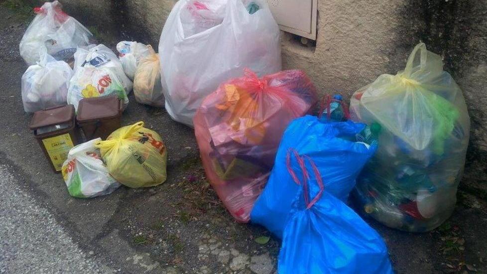 Porta a porta in tilt Un Natale fra i rifiuti