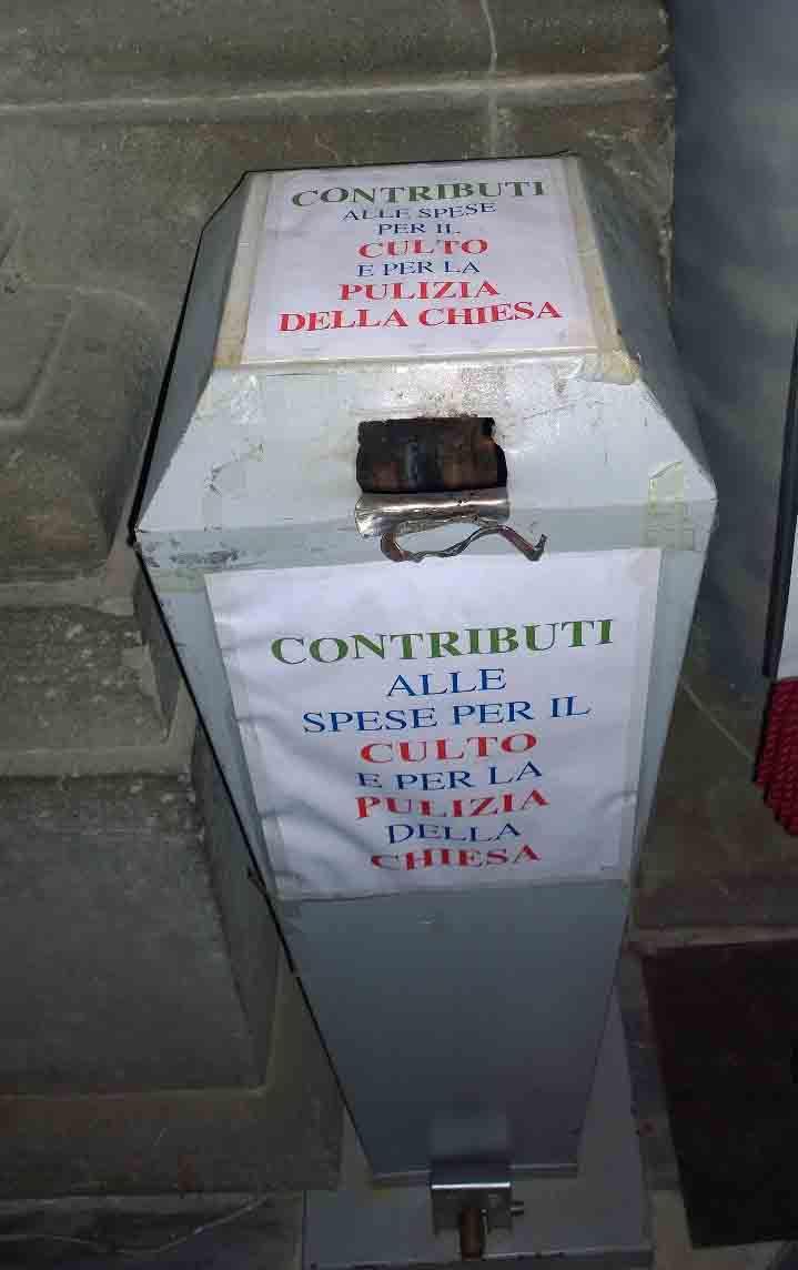 La cassetta delle elemosine scassinata dai ladri il 26 dicembre